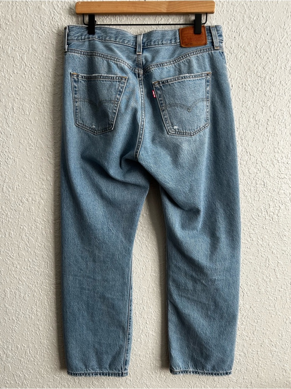 Levi’s 501 90s Lightweight Jeans in Fun Flare - Picture 4 of 7
